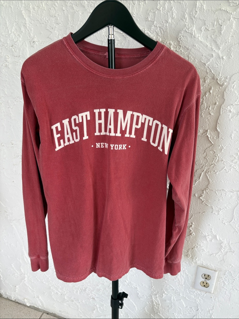 East Hampton New York Long Sleeve Tee - Burgundy